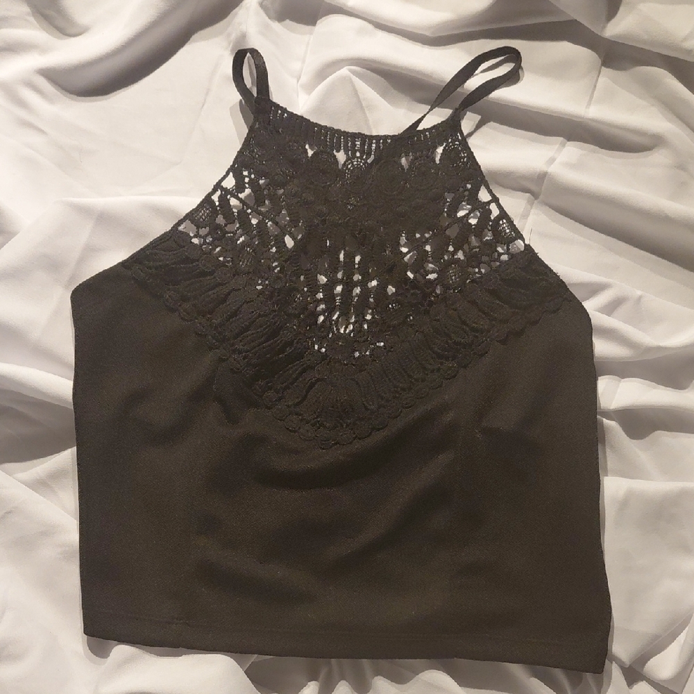 SHEIN Black Lace Detail Cropped Camisole